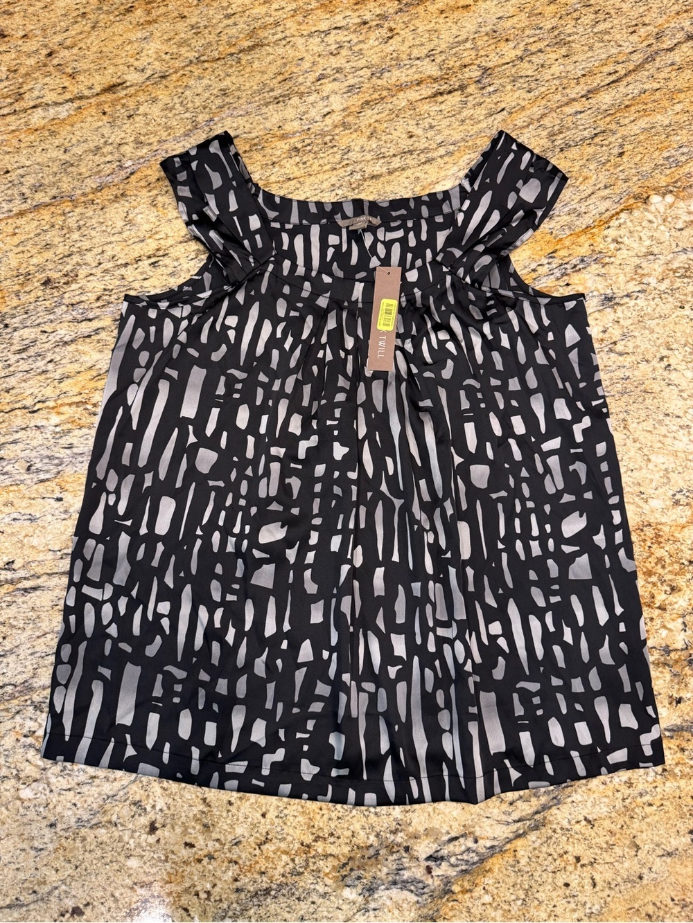 Pink Twill Woman’s Tank Dressy Black Grey Business Casual Abstract Size L NWT